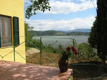 lake trasimeno villas for rent